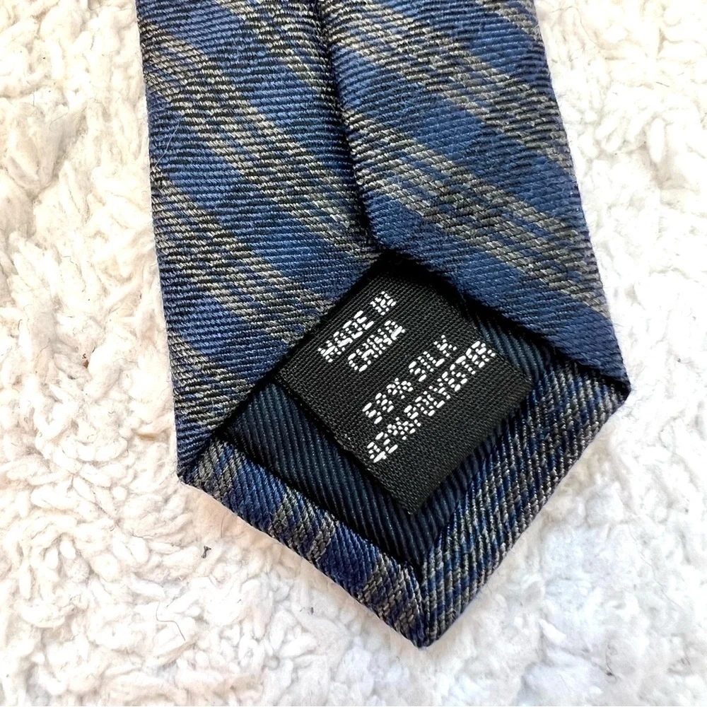 NWT Joseph Abboud Navy and Gray Checkered Tie